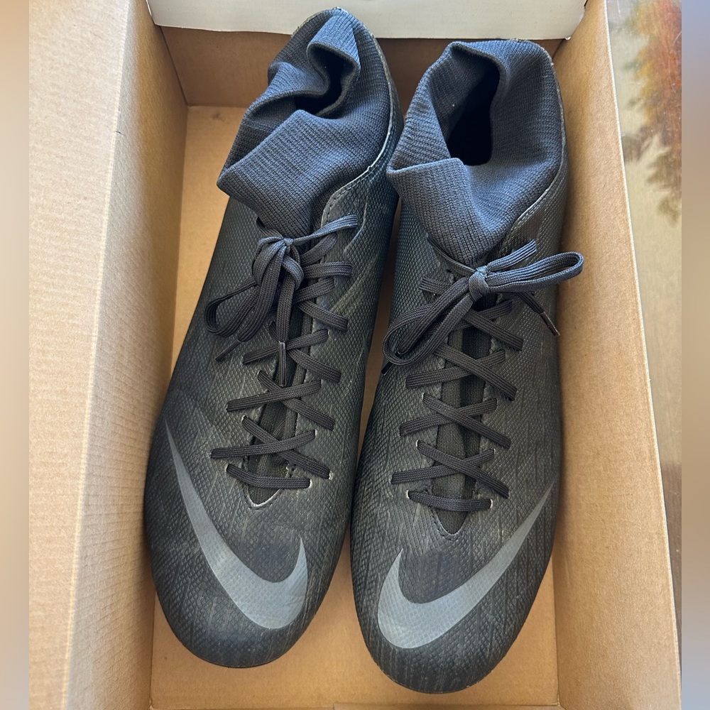 Soccer cleats